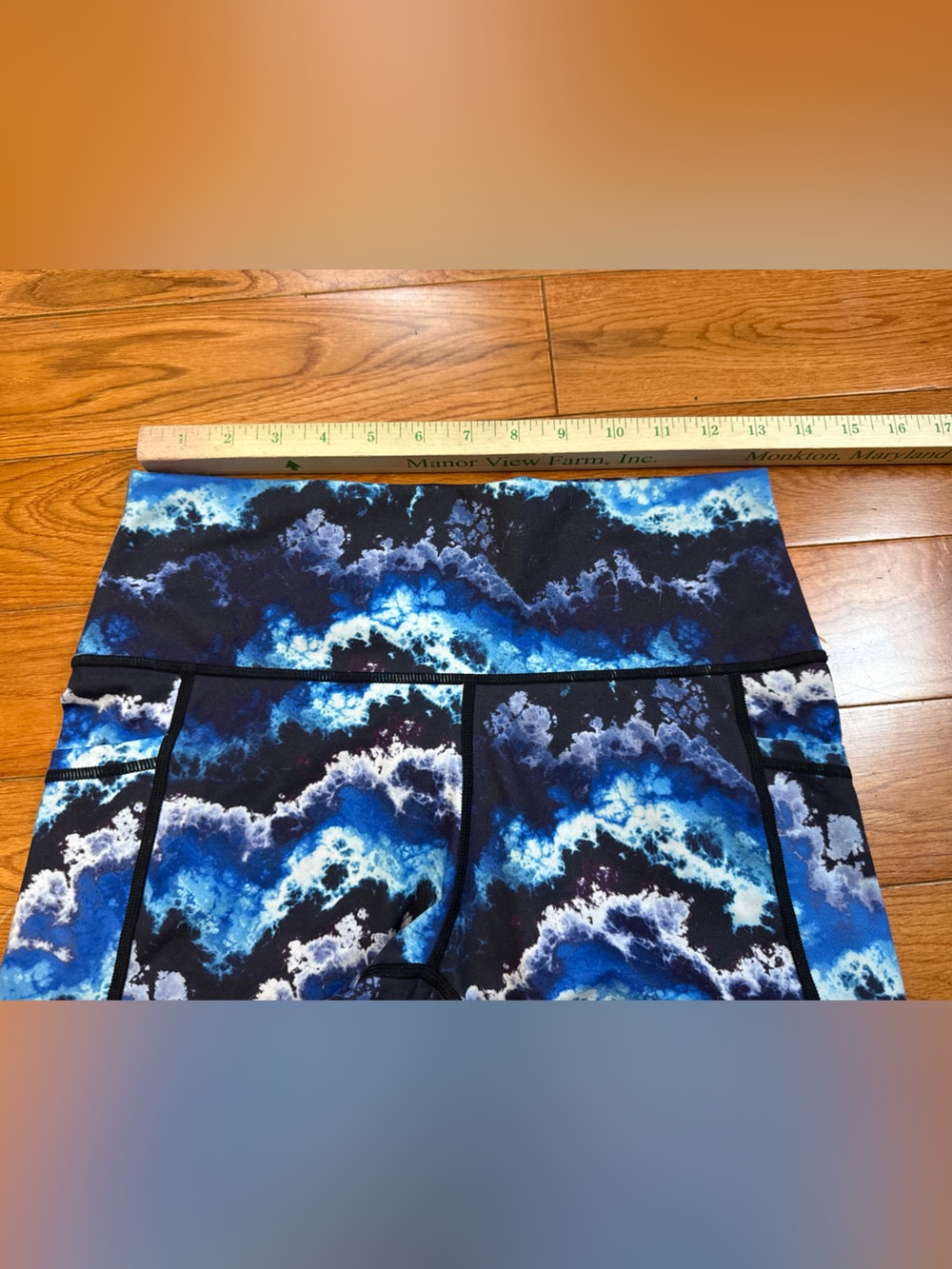 Constantly Varied Gear Storm Print 2.5” Inseam Athletic Shorts NWOT - Picture 4 of 5